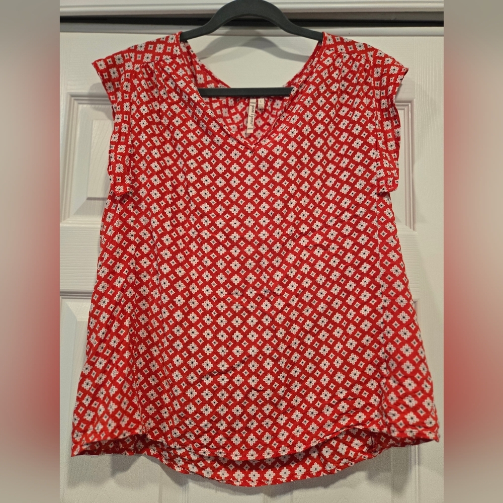 Grand & Greene Floral Red and White Top L